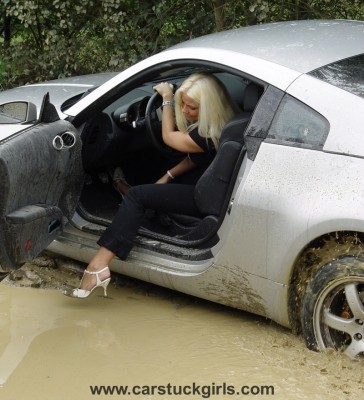 Nissan_350Z_mud%20_stuck_031.jpg