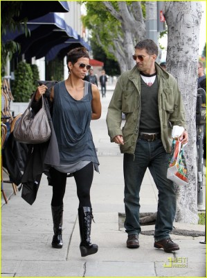 halle-berry-olivier-martinez-cafe-midi-05.jpg