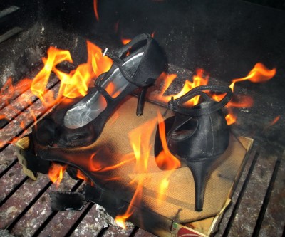 Stuart_Weitzman_evening_shoes_BBQ18.JPG