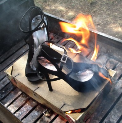 Stuart_Weitzman_evening_shoes_BBQ15.JPG