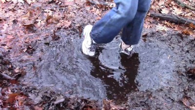 splashing-in-puddles-in-sneake_9.jpg