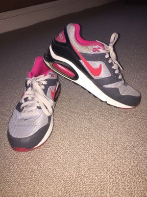 5 - ex gf nike air max and shox to be destroyed by girls.jpg