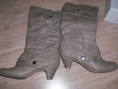 brown boots