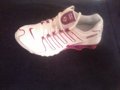 my gf brand new nike shox