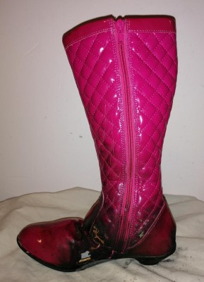 l don't want completely destroy the boots because l want do some damages report for this Lelli Kelly Patent Boots.