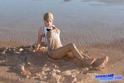 nike_shox_in_mud_003.jpg